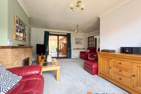 undefined, Main Street, Balderton NG24