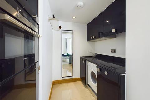 41 Rivermead Close, Teddington, TW11 9NL