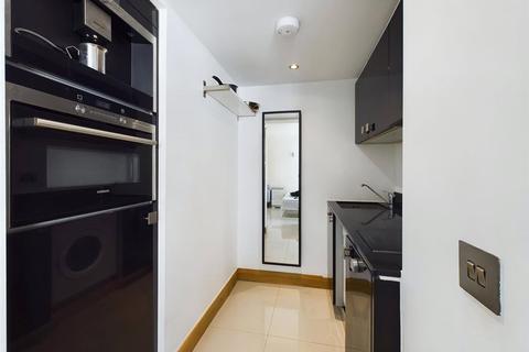 41 Rivermead Close, Teddington, TW11 9NL
