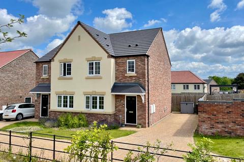 3 bedroom semi-detached house to rent, Ezart Avenue, Wetherby LS22