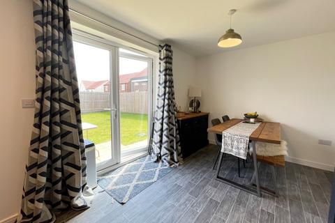 3 bedroom semi-detached house to rent, Ezart Avenue, Wetherby LS22