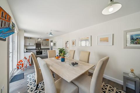 undefined, Highbury Grove, Jackton, G75