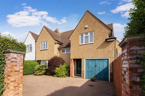 4 bedroom semi-detached house to rent, St. Georges Crescent, Cippenham