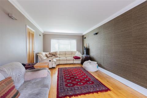 4 bedroom semi-detached house to rent, St. Georges Crescent, Cippenham