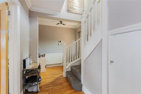 4 bedroom semi-detached house to rent, St. Georges Crescent, Cippenham