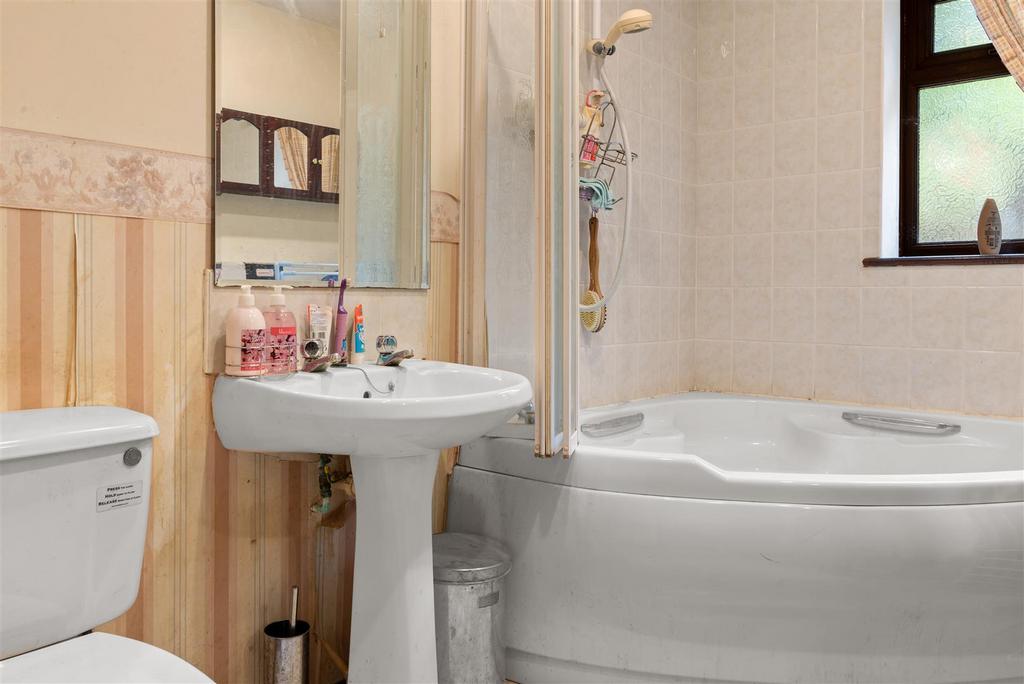 Main Bathroom