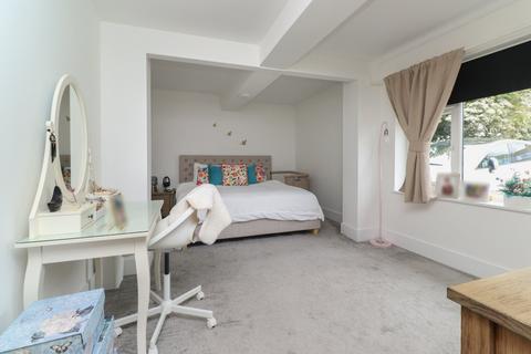 4 bedroom semi-detached house for sale, Nottingham Road, Birchington, Kent, CT7