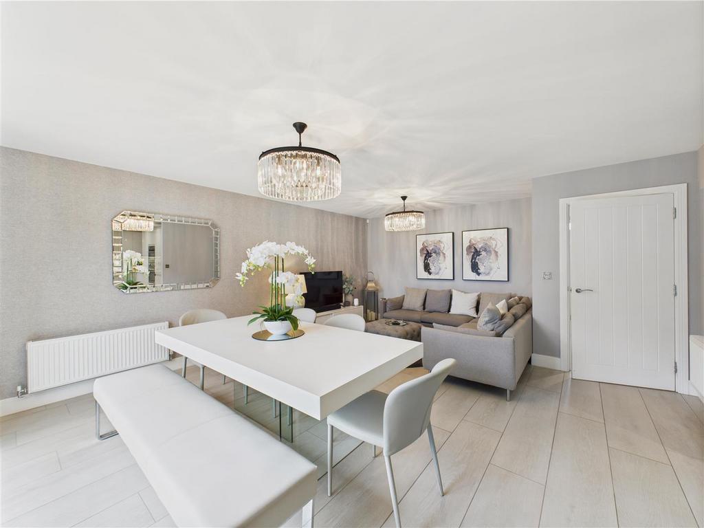 Living / Dining Area