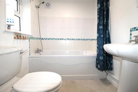 2 bedroom terraced house for sale, Marine Parade, Sheerness