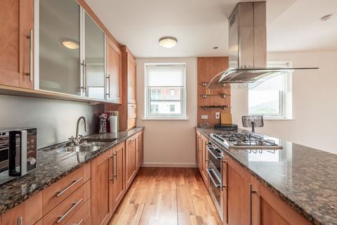 2 bedroom flat for sale, 89/11 Holyrood Road, Edinburgh, EH8
