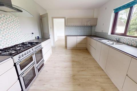 3 bedroom bungalow to rent, Westwood, Crundale, Haverfordwest. SA62 4DG