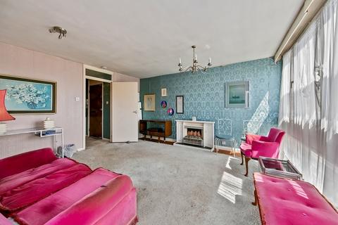 2 bedroom flat for sale, Sandstone, Kent Road, Kew, Richmond, Surrey TW9