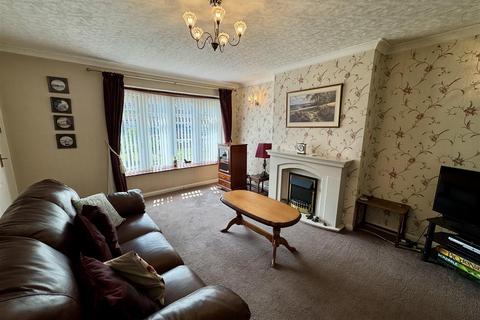 16 Rennison Drive, Wombourne, Wolverhampton, WV5 9HW