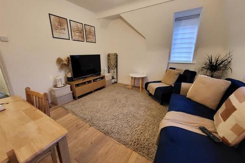 2 bedroom flat to rent, Scarlet Road, London