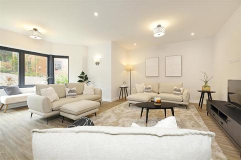 4 bedroom detached house for sale, CHARTLAND CLOSE, GREAT BOOKHAM, KT23