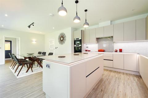 4 bedroom detached house for sale, CHARTLAND CLOSE, GREAT BOOKHAM, KT23