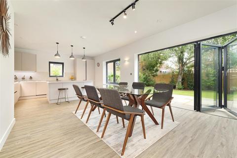 4 bedroom detached house for sale, CHARTLAND CLOSE, GREAT BOOKHAM, KT23