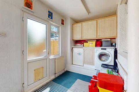 71 Vale Road, Northfleet, Gravesend, DA11 8DD