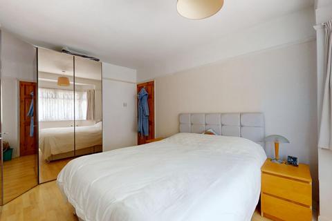 71 Vale Road, Northfleet, Gravesend, DA11 8DD