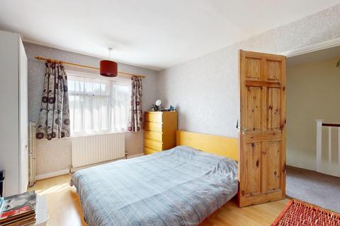 71 Vale Road, Northfleet, Gravesend, DA11 8DD