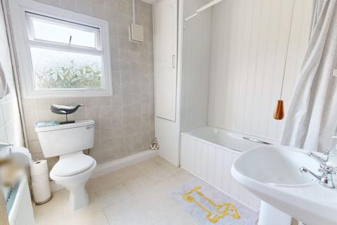 71 Vale Road, Northfleet, Gravesend, DA11 8DD