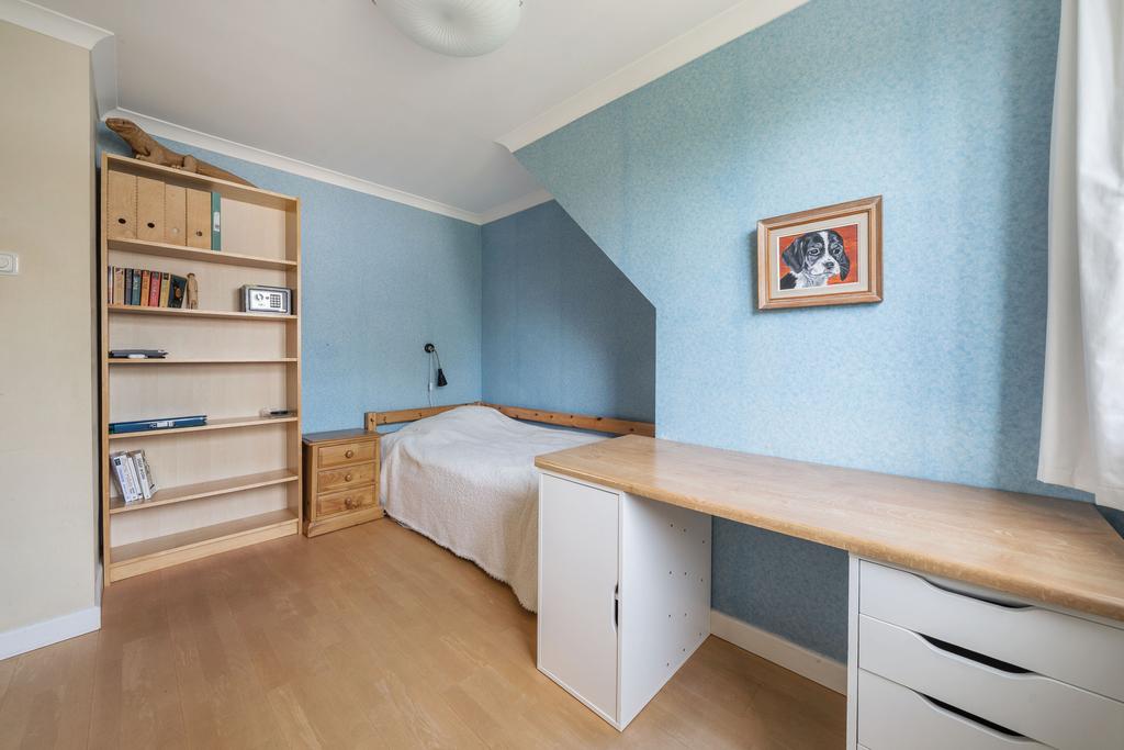 1282727-21-68418292e16a9