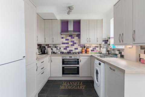 2 bedroom terraced house for sale, Clover Way, Horley RH6