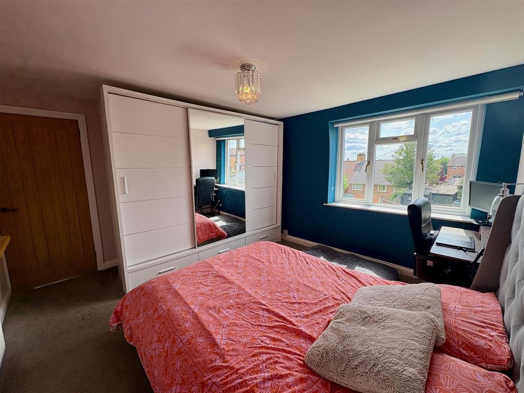 Principal bedroom