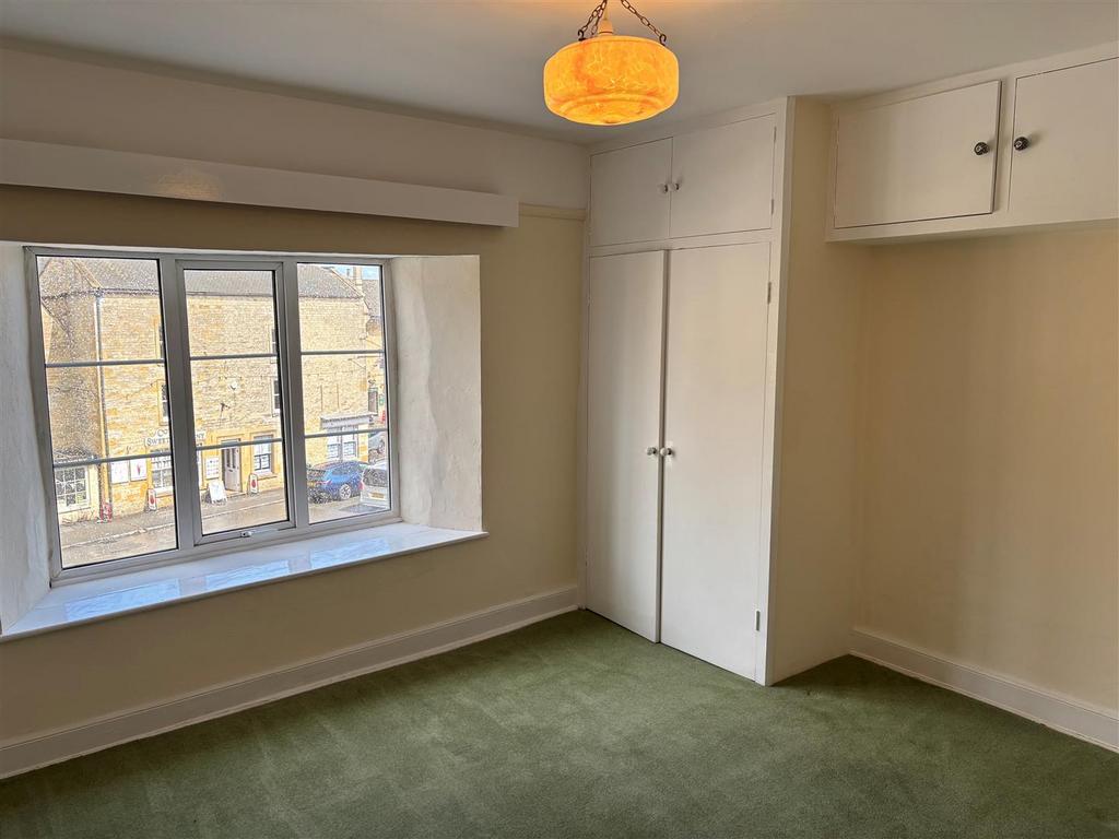 Bedroom 1.jpg