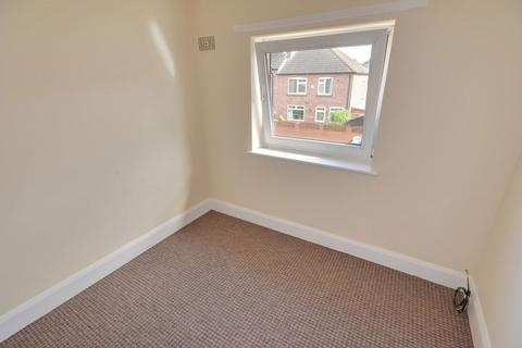 3 bedroom terraced house to rent, GREGORY ROAD, CASTLEFORD WF10