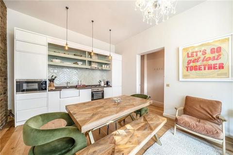 2 bedroom flat for sale, Lakeside Road, London W14