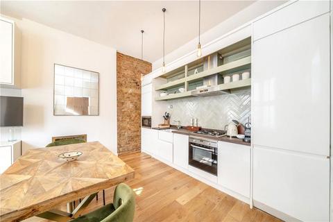 2 bedroom flat for sale, Lakeside Road, London W14