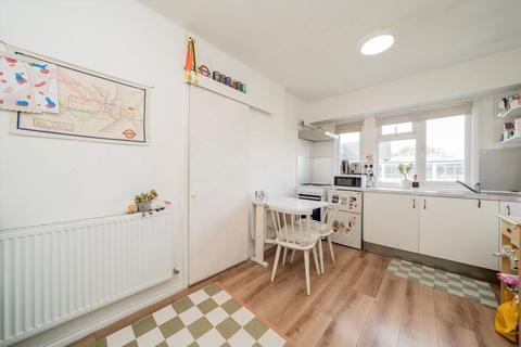 1 bedroom flat to rent, Sinclair Gardens, London W14