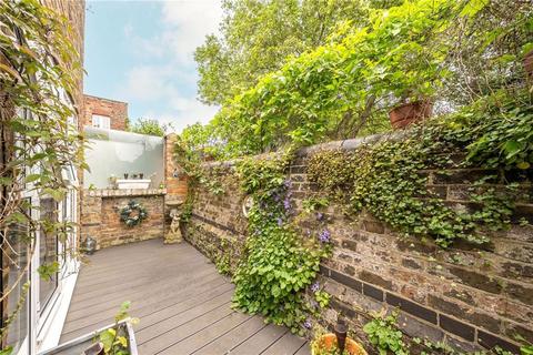 2 bedroom flat for sale, Bronsart Road, London SW6