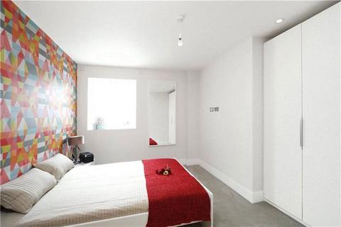 3 bedroom flat for sale, Crisp Road, London W6