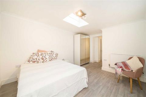 2 bedroom flat for sale, Crisp Road, London W6