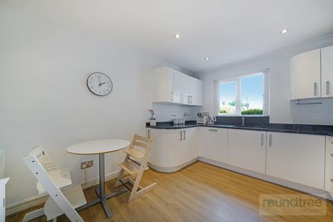 Flat 4, Normandy House, 3 Regency Crescent, London, NW4 1NW