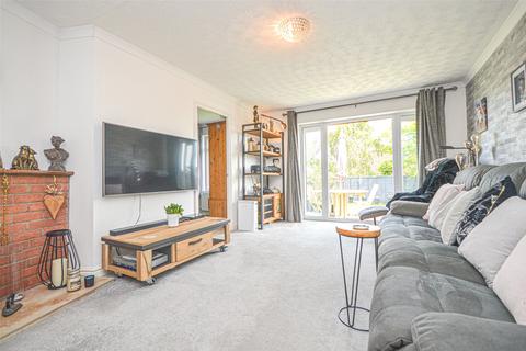18 Kendal, Toothill, Swindon, SN5 8HW