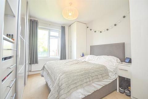 18 Kendal, Toothill, Swindon, SN5 8HW