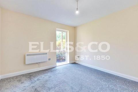 1 bedroom apartment for sale, King George Crescent, Wembley, HA0