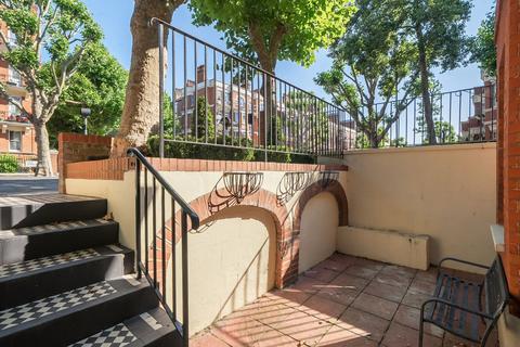 4 bedroom flat for sale, Elgin Avenue, St Johns Wood London, W9