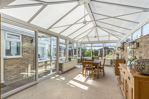 2 bedroom bungalow for sale, Glenbarrie Way, Ferring, Worthing, West Sussex, BN12