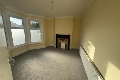 1 bedroom in a house share to rent, Westbury Avenue, Wood Green