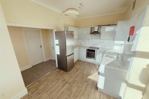 1 bedroom in a house share to rent, Westbury Avenue, Wood Green