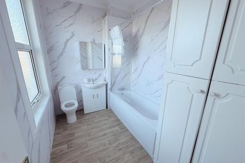 1 bedroom in a house share to rent, Westbury Avenue, Wood Green