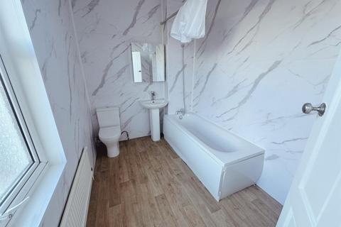1 bedroom in a house share to rent, Westbury Avenue, Wood Green