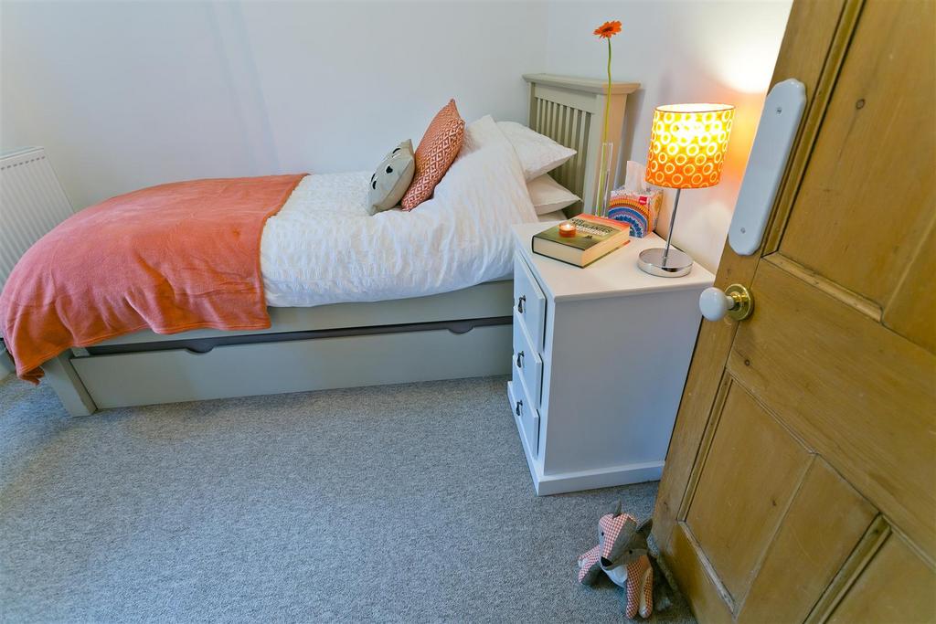 Bed 5new3.JPG