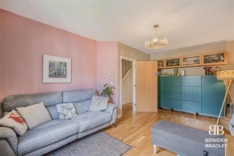 3 bedroom semi-detached house for sale, Reservoir Way, Hainault