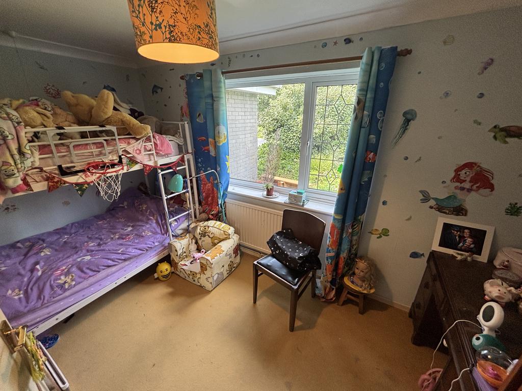 Front bedroom 2
