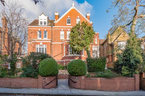 Lindfield Gardens, Hampstead NW3
